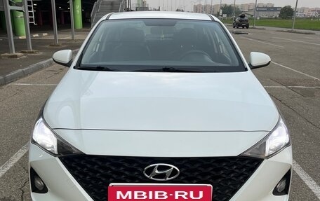 Hyundai Solaris II рестайлинг, 2020 год, 1 300 000 рублей, 23 фотография