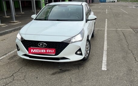 Hyundai Solaris II рестайлинг, 2020 год, 1 300 000 рублей, 33 фотография