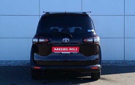 Toyota Sienta II, 2017 год, 1 400 000 рублей, 6 фотография