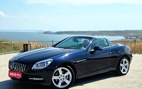 Mercedes-Benz SLK-Класс, 2015 год, 3 300 000 рублей, 3 фотография