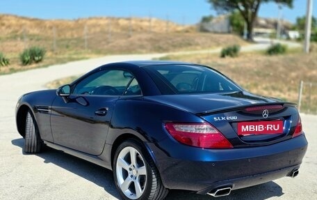 Mercedes-Benz SLK-Класс, 2015 год, 3 300 000 рублей, 12 фотография