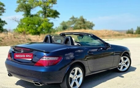 Mercedes-Benz SLK-Класс, 2015 год, 3 300 000 рублей, 15 фотография