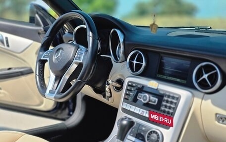 Mercedes-Benz SLK-Класс, 2015 год, 3 300 000 рублей, 25 фотография