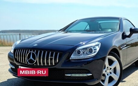 Mercedes-Benz SLK-Класс, 2015 год, 3 300 000 рублей, 32 фотография
