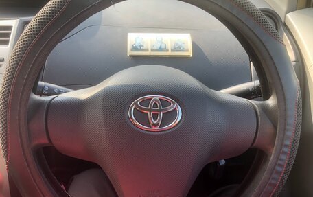 Toyota Vitz, 2005 год, 580 000 рублей, 2 фотография