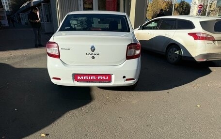 Renault Logan II, 2018 год, 691 000 рублей, 3 фотография