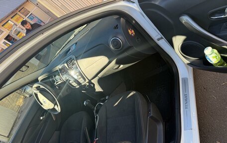 Renault Logan II, 2018 год, 691 000 рублей, 16 фотография