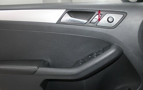 Volkswagen Jetta VII, 2012 год, 1 199 900 рублей, 13 фотография