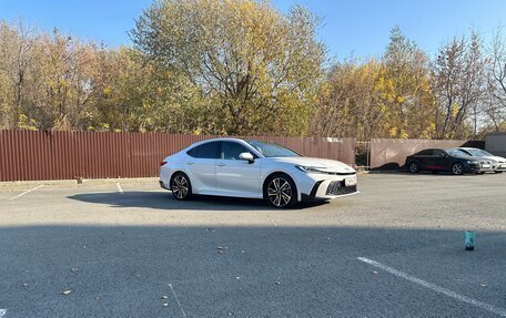 Toyota Camry, 2024 год, 3 900 000 рублей, 3 фотография