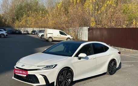 Toyota Camry, 2024 год, 3 900 000 рублей, 5 фотография