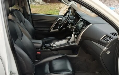 Mitsubishi Pajero Sport III рестайлинг, 2022 год, 3 400 000 рублей, 7 фотография