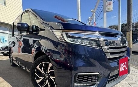 Honda Stepwgn IV рестайлинг, 2019 год, 1 820 000 рублей, 3 фотография
