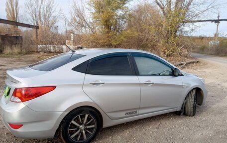 Hyundai Solaris II рестайлинг, 2013 год, 900 000 рублей, 7 фотография