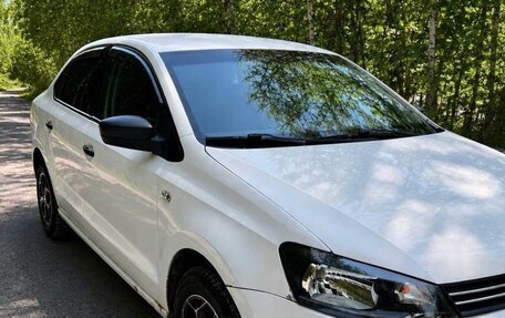 Volkswagen Polo VI (EU Market), 2011 год, 550 000 рублей, 2 фотография