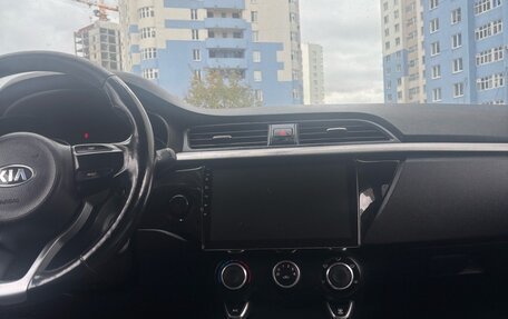 KIA Rio IV, 2019 год, 1 350 000 рублей, 2 фотография