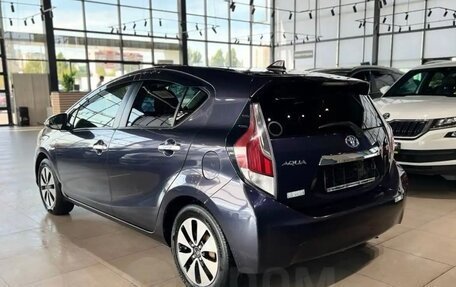 Toyota Aqua I, 2014 год, 758 000 рублей, 6 фотография