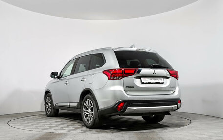 Mitsubishi Outlander III рестайлинг 3, 2017 год, 1 749 000 рублей, 6 фотография