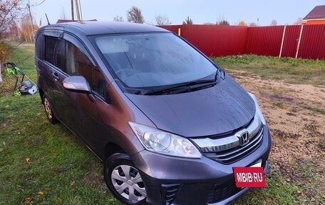 Honda Freed I, 2015 год, 1 300 000 рублей, 2 фотография