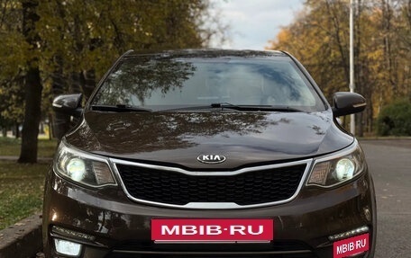 KIA Rio III рестайлинг, 2016 год, 950 000 рублей, 2 фотография