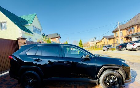 Toyota RAV4, 2021 год, 2 950 000 рублей, 4 фотография