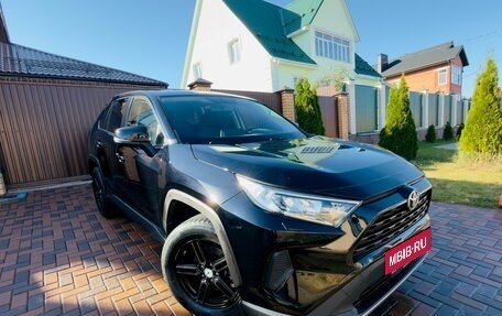 Toyota RAV4, 2021 год, 2 950 000 рублей, 2 фотография