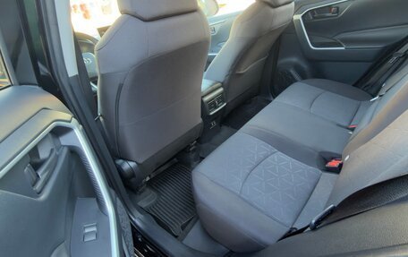 Toyota RAV4, 2021 год, 2 950 000 рублей, 10 фотография