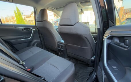 Toyota RAV4, 2021 год, 2 950 000 рублей, 8 фотография