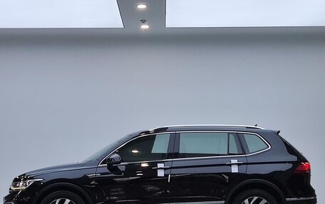 Volkswagen Tiguan II, 2023 год, 2 132 000 рублей, 4 фотография