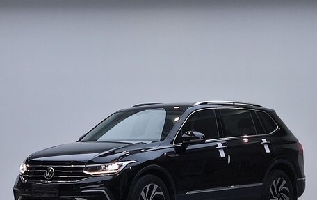 Volkswagen Tiguan II, 2023 год, 2 132 000 рублей, 3 фотография