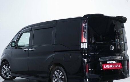 Honda Stepwgn IV рестайлинг, 2016 год, 1 489 000 рублей, 5 фотография