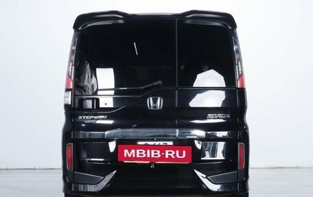 Honda Stepwgn IV рестайлинг, 2016 год, 1 489 000 рублей, 6 фотография