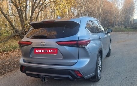 Toyota Highlander, 2021 год, 5 200 000 рублей, 6 фотография