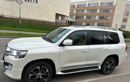 Toyota Land Cruiser 200, 2021 год, 7 700 000 рублей, 4 фотография