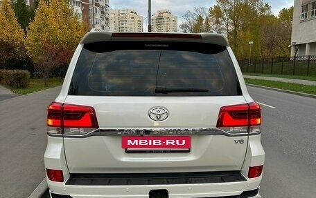Toyota Land Cruiser 200, 2021 год, 7 700 000 рублей, 2 фотография