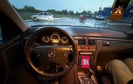 Mercedes-Benz E-Класс, 2000 год, 650 000 рублей, 6 фотография