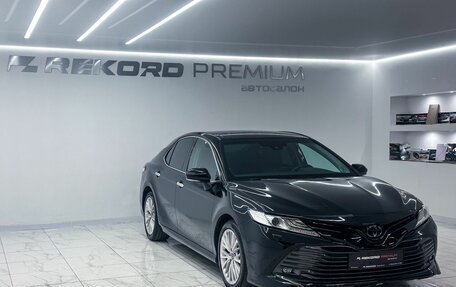 Toyota Camry, 2019 год, 2 600 000 рублей, 2 фотография