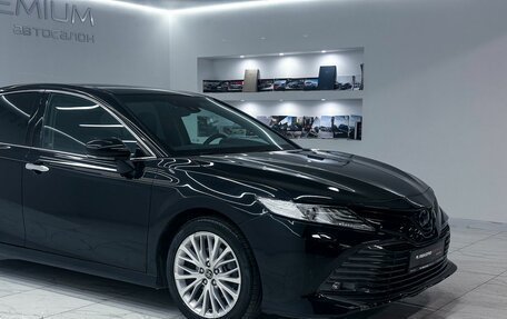 Toyota Camry, 2019 год, 2 600 000 рублей, 3 фотография