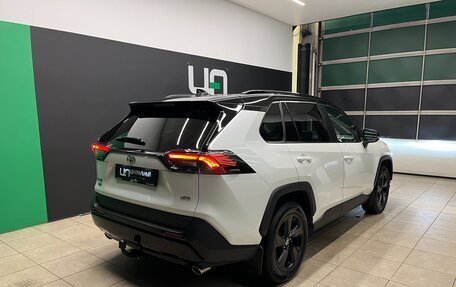 Toyota RAV4, 2021 год, 3 390 000 рублей, 6 фотография
