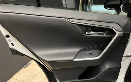 Toyota RAV4, 2021 год, 3 390 000 рублей, 11 фотография