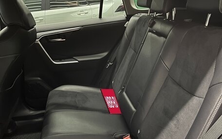 Toyota RAV4, 2021 год, 3 390 000 рублей, 13 фотография