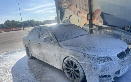 BMW 5 серия, 2004 год, 980 000 рублей, 2 фотография