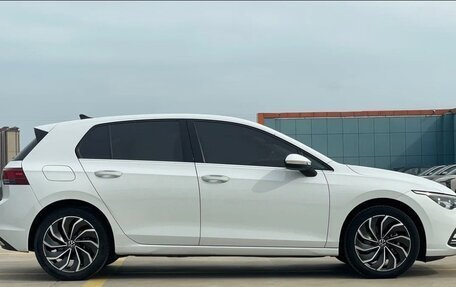 Volkswagen Golf VIII, 2022 год, 2 300 000 рублей, 6 фотография
