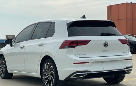 Volkswagen Golf VIII, 2022 год, 2 300 000 рублей, 3 фотография