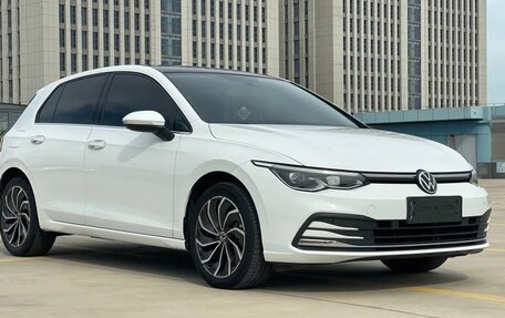 Volkswagen Golf VIII, 2022 год, 2 300 000 рублей, 7 фотография