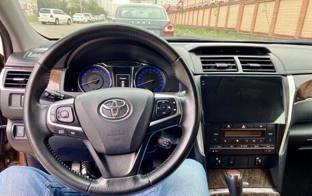 Toyota Camry, 2017 год, 2 200 000 рублей, 4 фотография