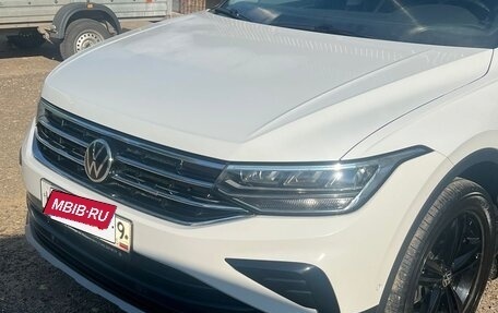 Volkswagen Tiguan II, 2021 год, 2 750 000 рублей, 3 фотография
