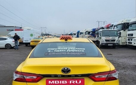 Toyota Camry, 2021 год, 1 650 000 рублей, 5 фотография