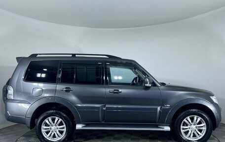 Mitsubishi Pajero IV рестайлинг 2, 2015 год, 2 140 000 рублей, 4 фотография