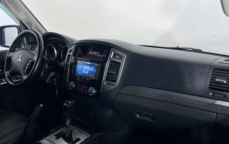 Mitsubishi Pajero IV рестайлинг 2, 2015 год, 2 140 000 рублей, 9 фотография