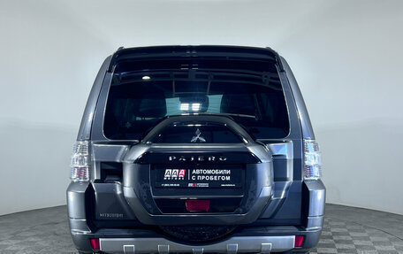 Mitsubishi Pajero IV рестайлинг 2, 2015 год, 2 140 000 рублей, 6 фотография